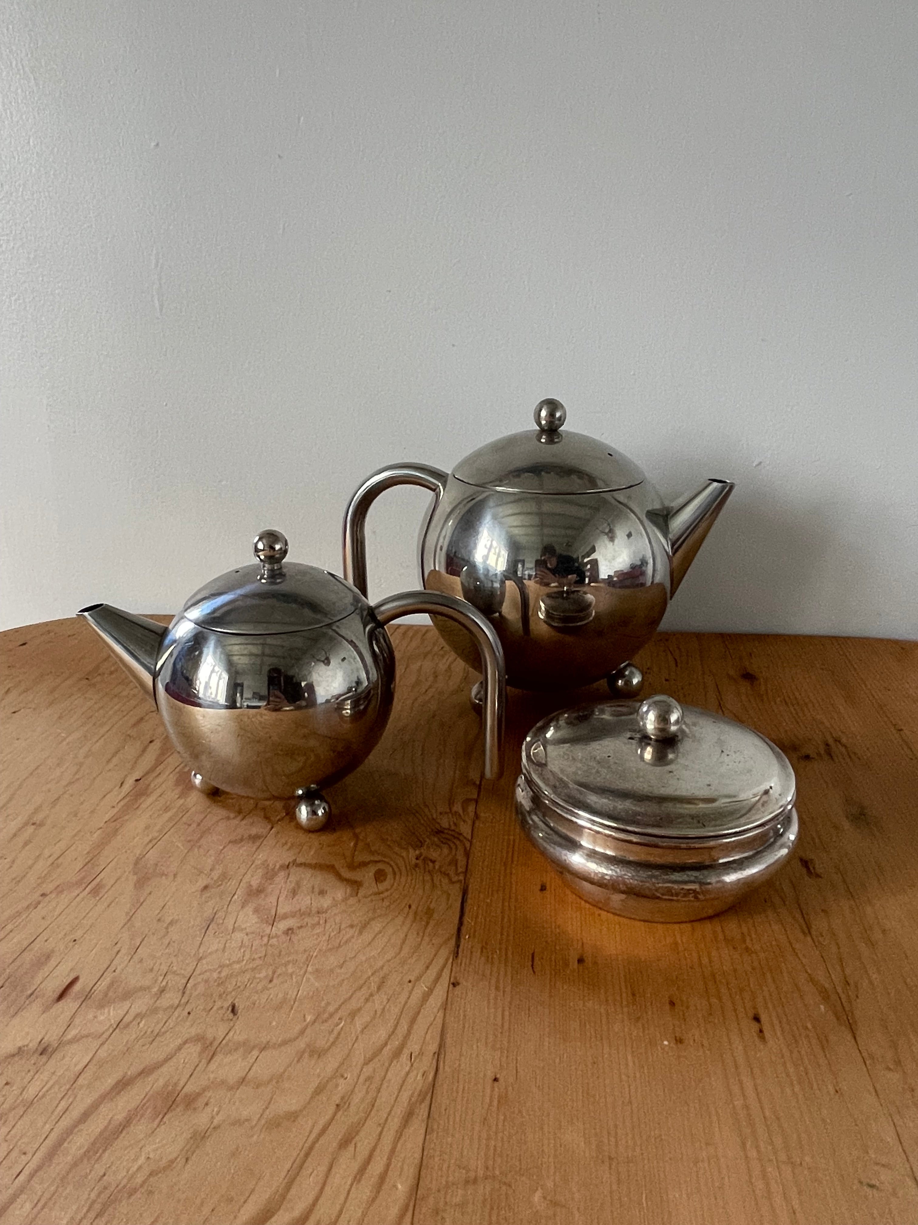 Ballfoot Two Cup Tea Pot