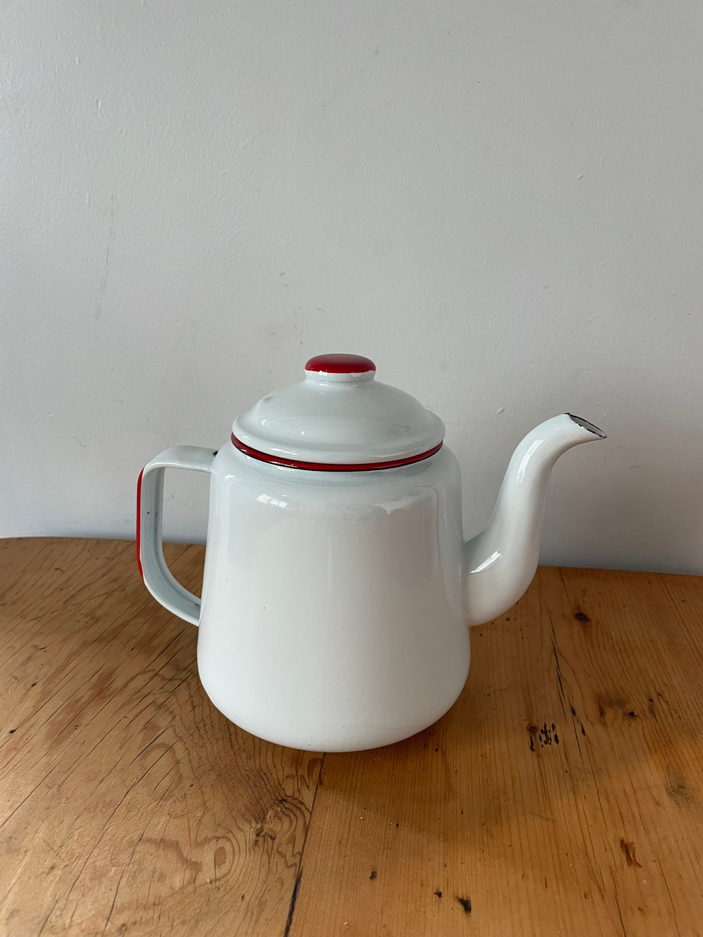 Red & White Kettle