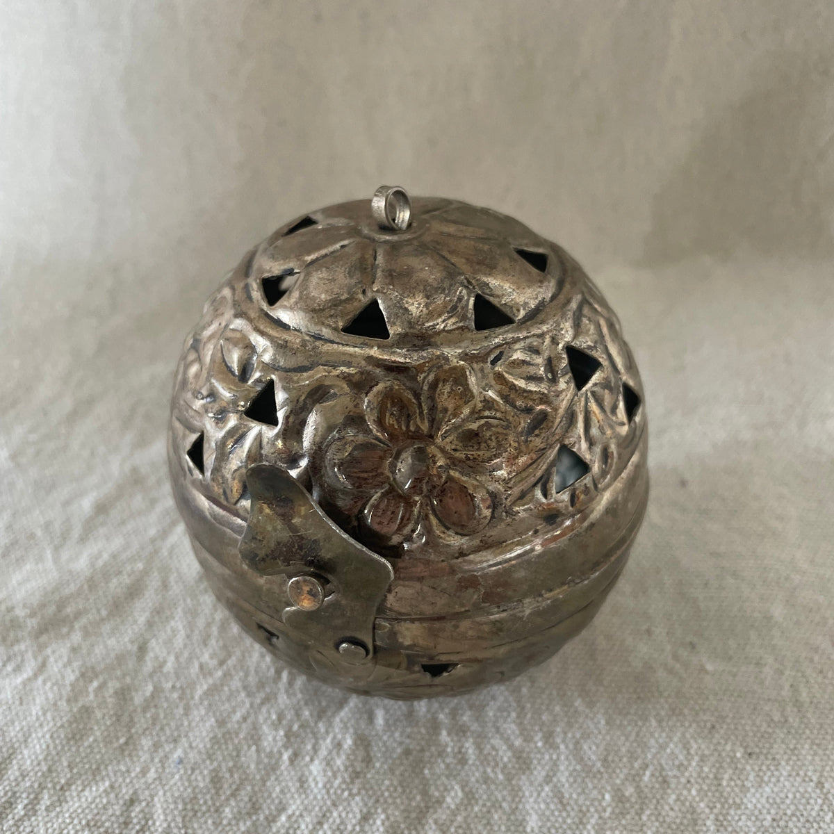 Metal Hanging Candle Orb Lamp