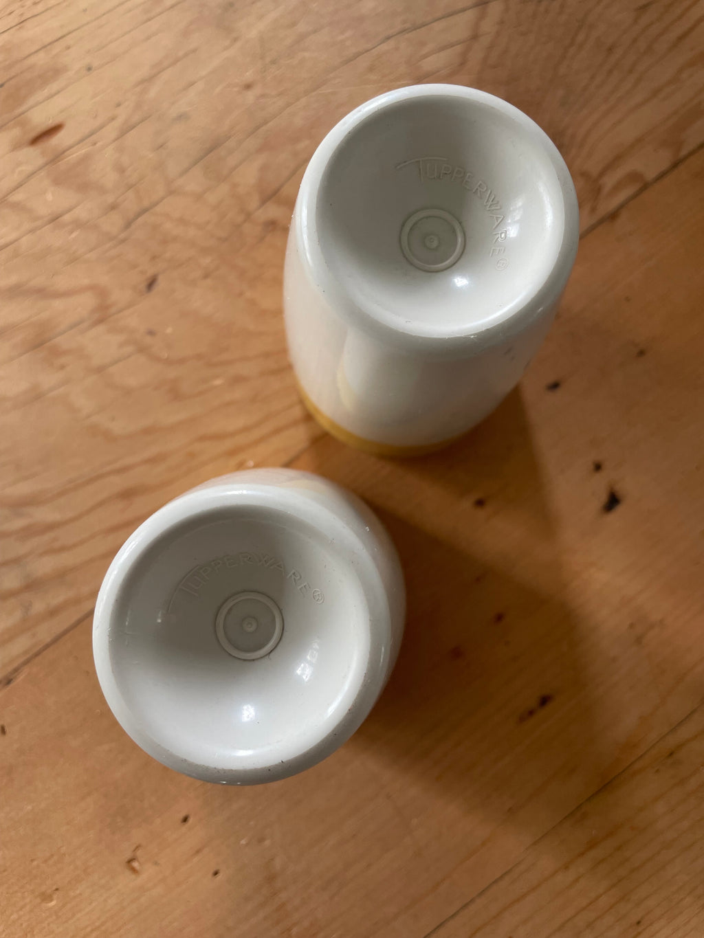 Vintage Tupperware 'Harvest Gold' Egg Cup Set.