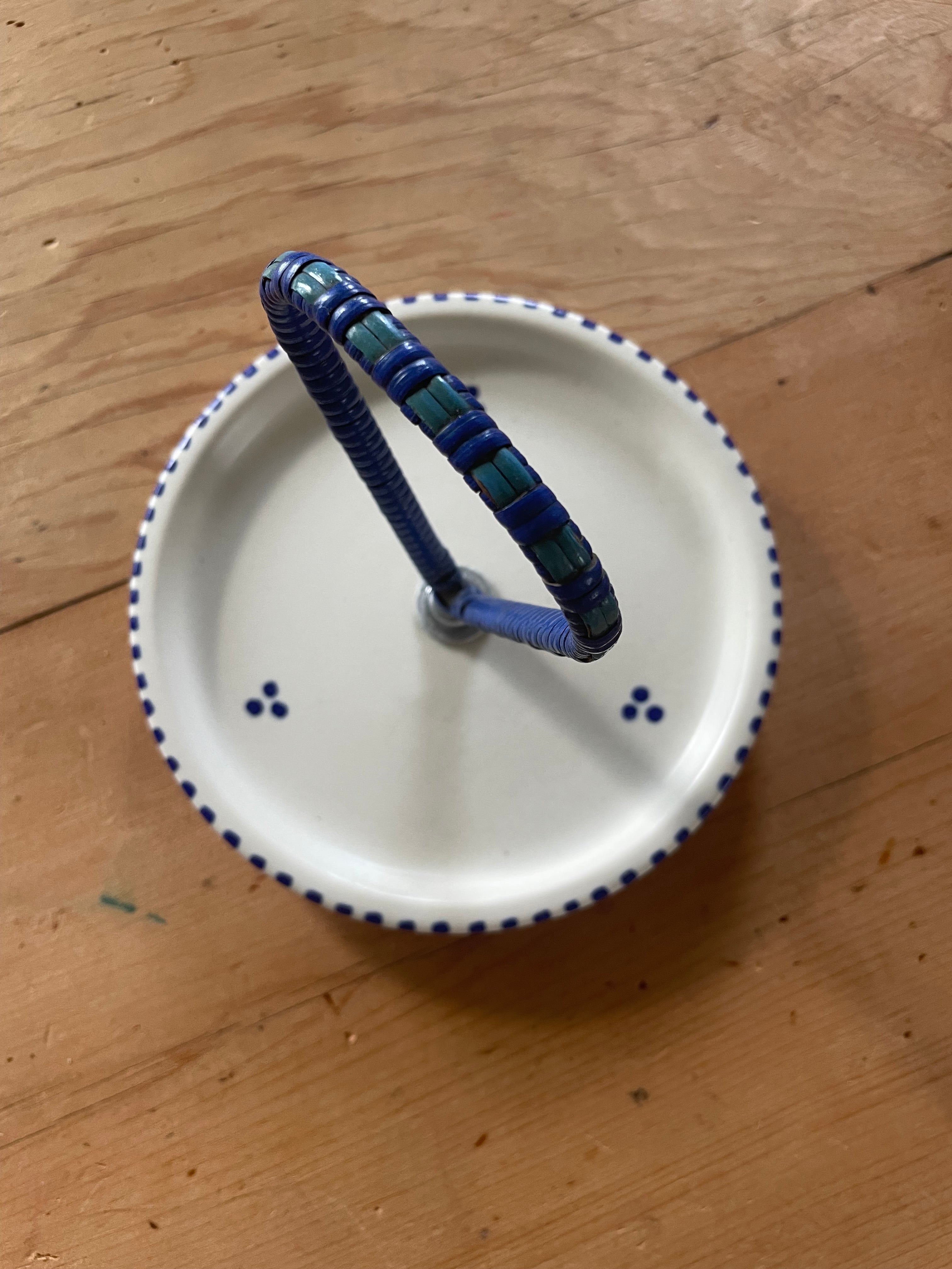Poole Dish With Rattan Handle