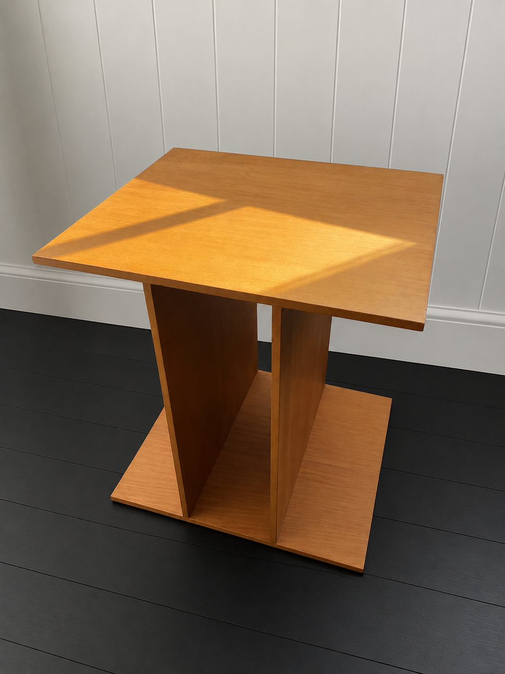 Rimu Record Stand