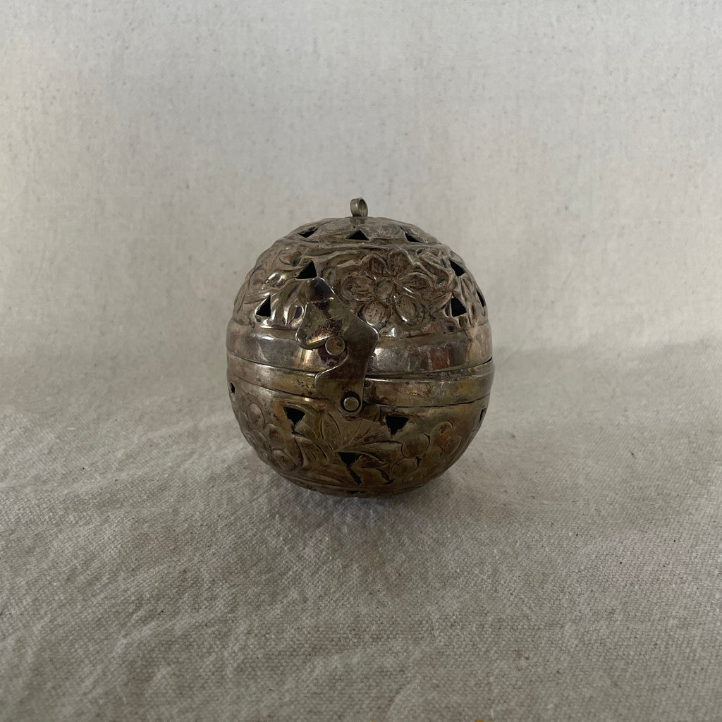 Metal Hanging Candle Orb Lamp