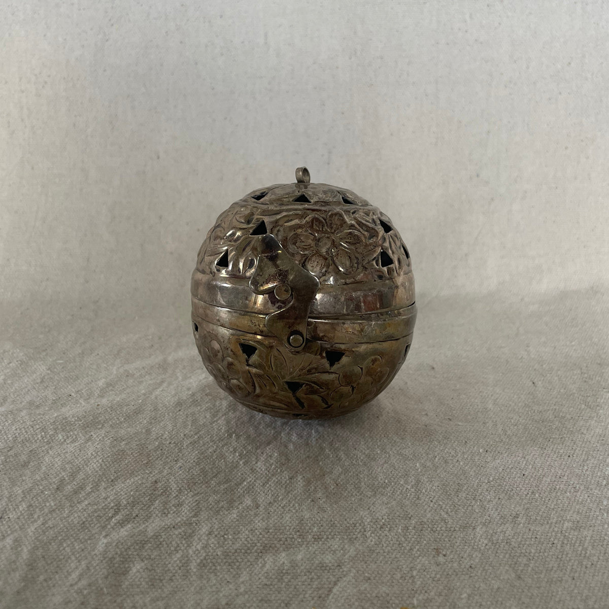 Metal Hanging Candle Orb Lamp