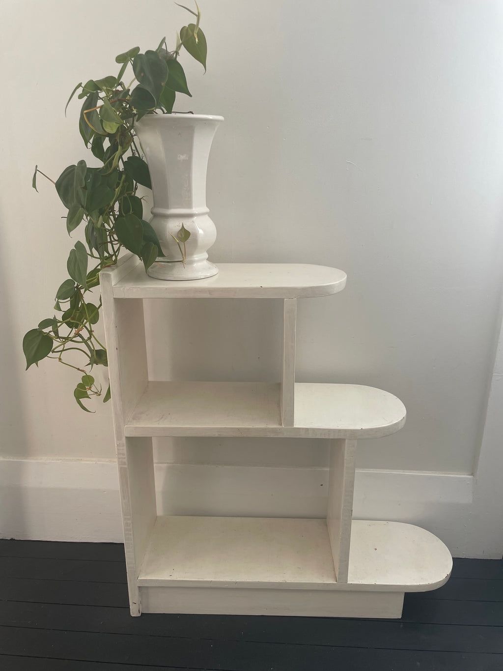 Vintage Curved Step Down Shelf
