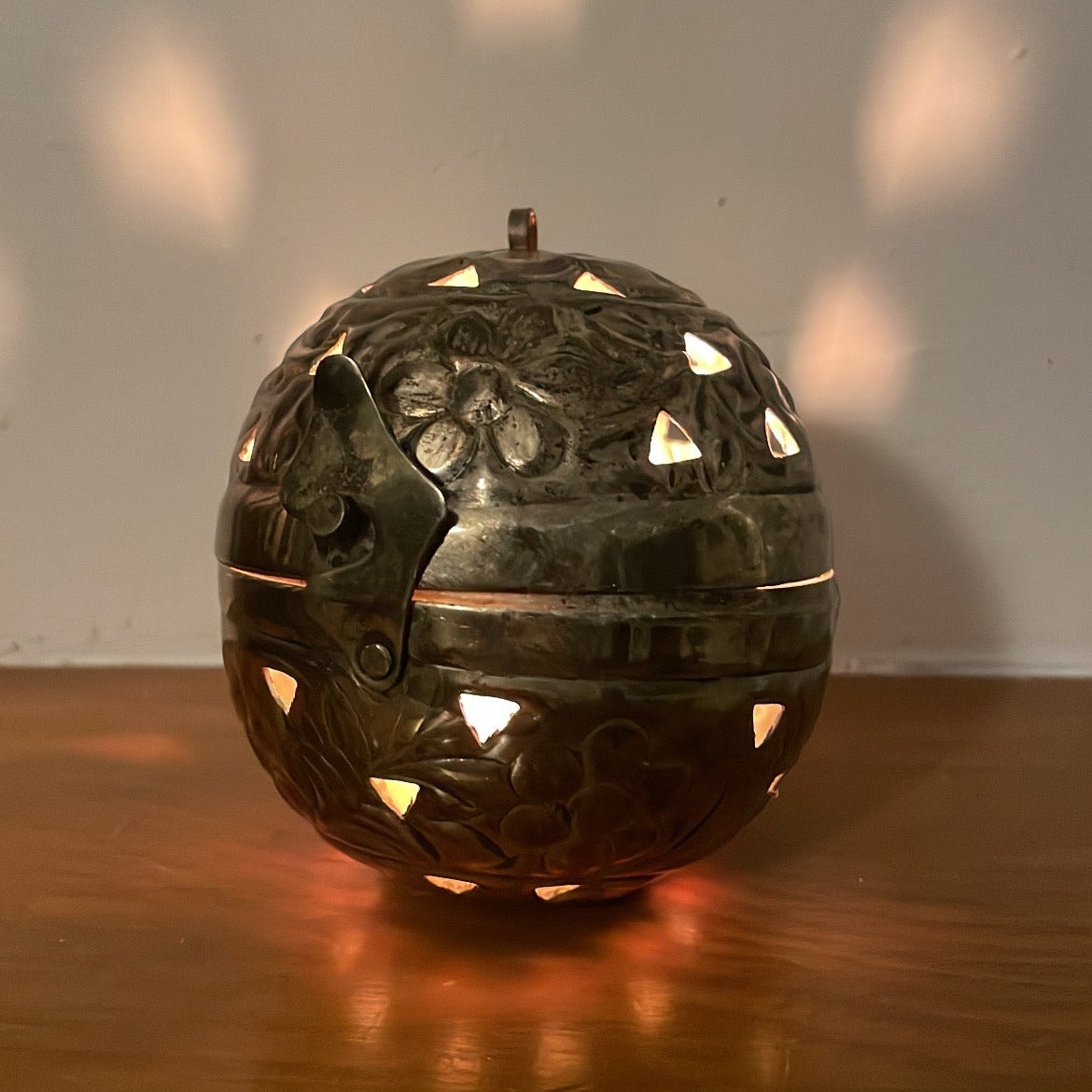 Metal Hanging Candle Orb Lamp
