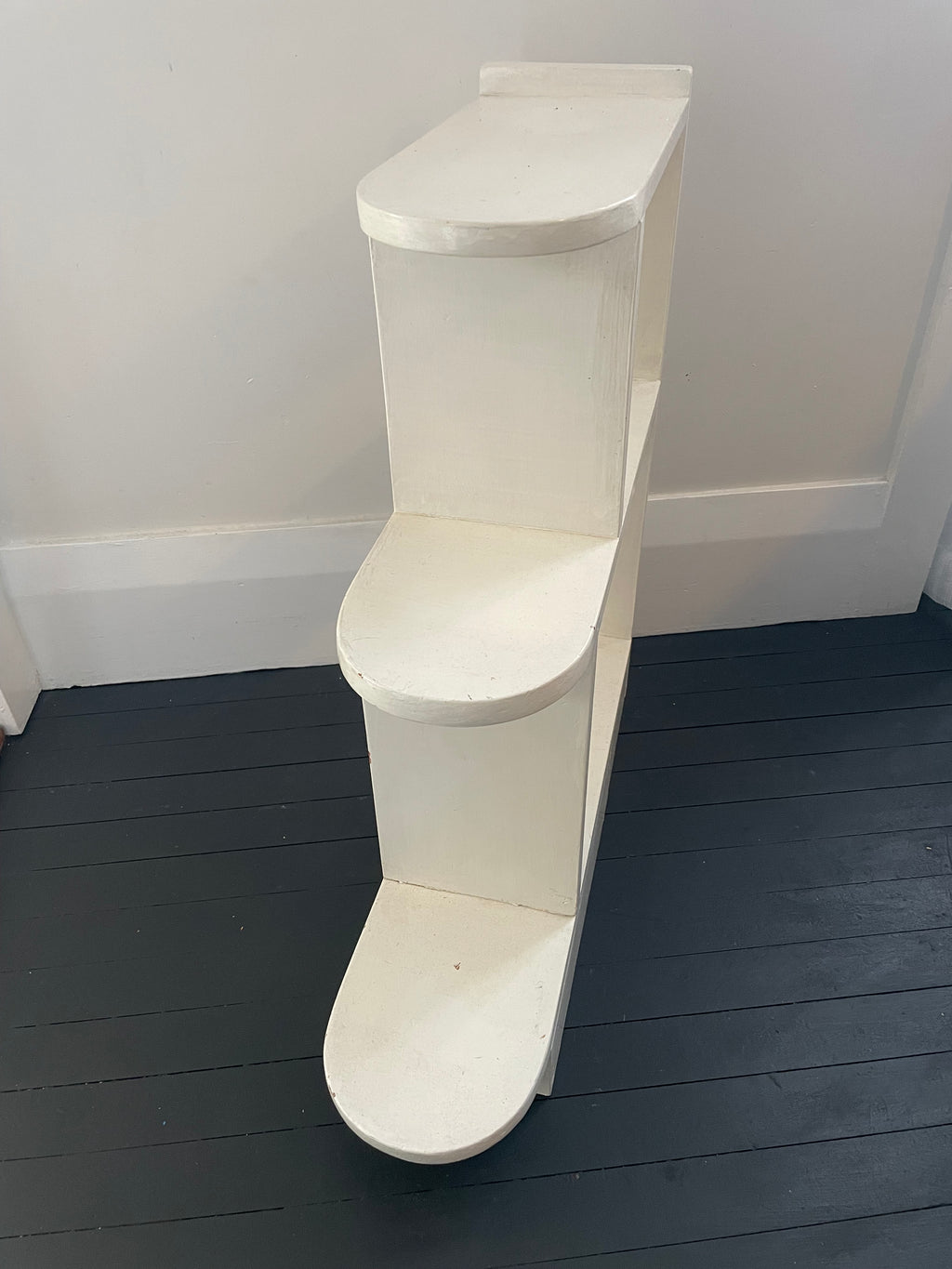 Vintage Curved Step Down Shelf